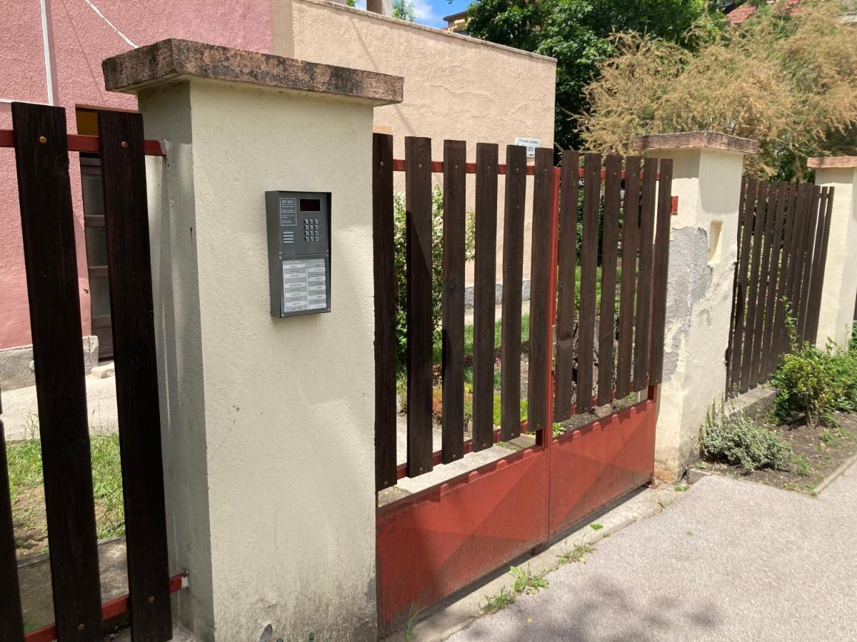 Roland Apartmant Zuglo 布达佩斯 外观 照片