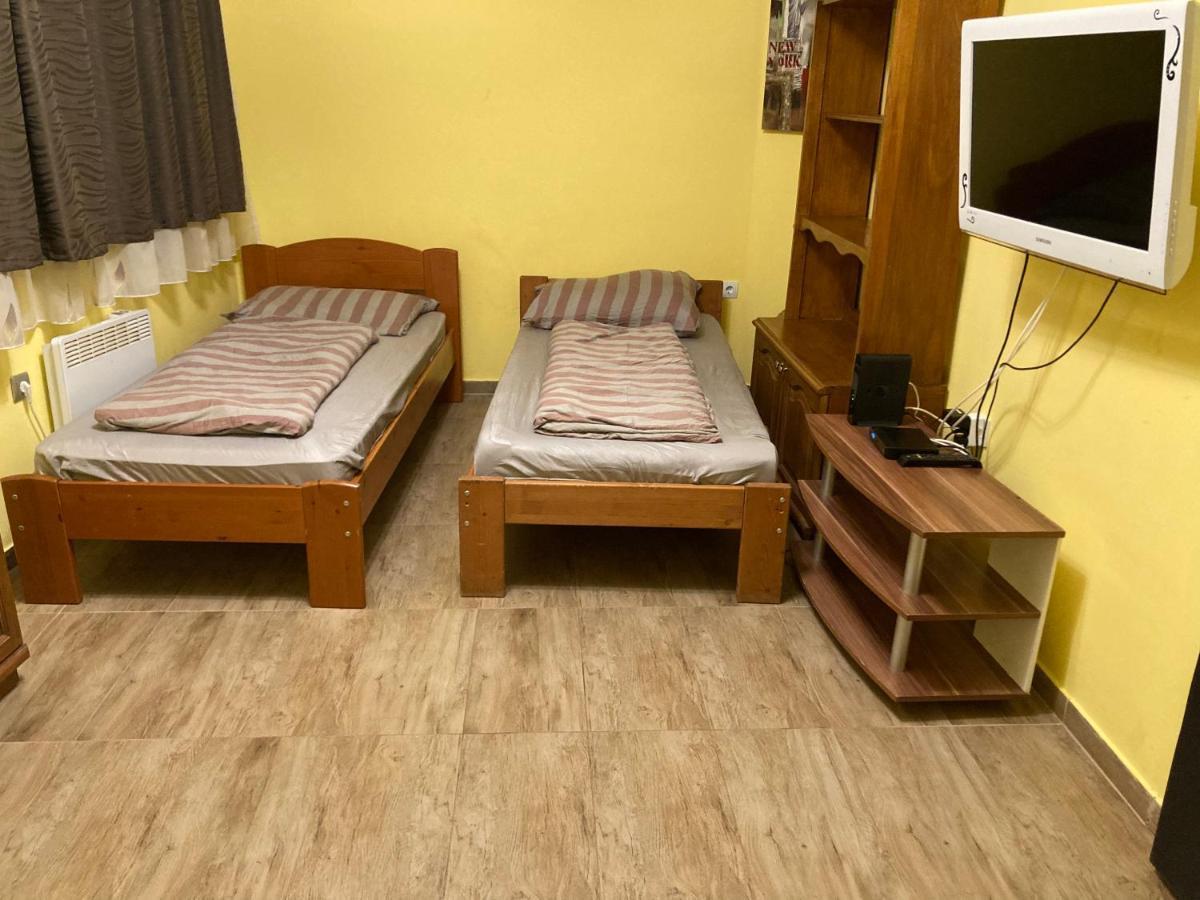 Roland Apartmant Zuglo 布达佩斯 外观 照片